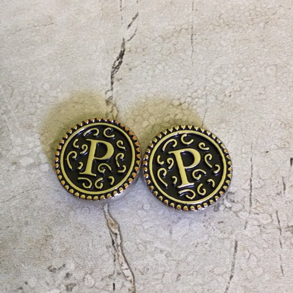 Letter P Ginger Snaps silver buttons